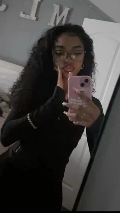 Isabella | Curly hair
