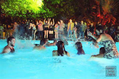 Pool party