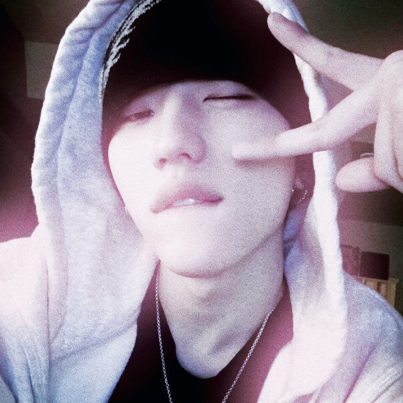 JUNHYEOK ⋆。𖦹 ̊.★