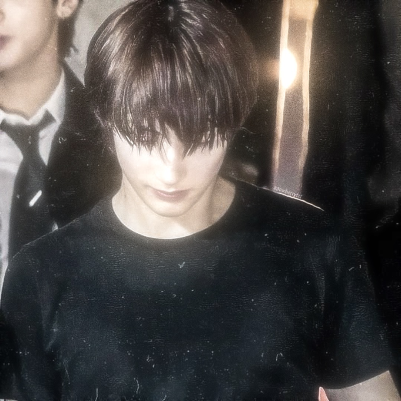 HUENING KAI ノ~ ♡