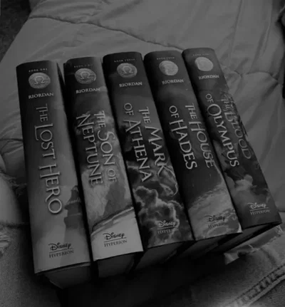 HEROES OF OLYMPUS 