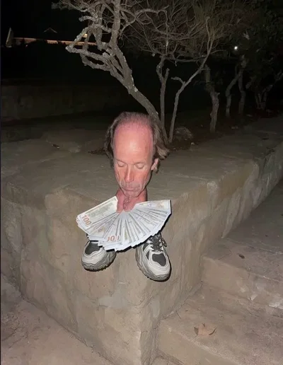 DAAAAAYUUUUMMMMMM