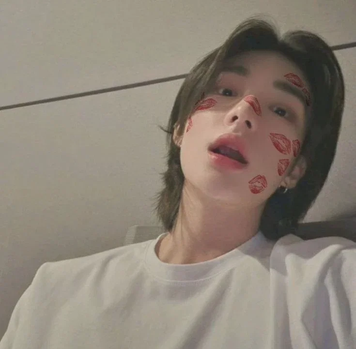 ୨୧ - Hwang Hyunjin (Bestfriend)