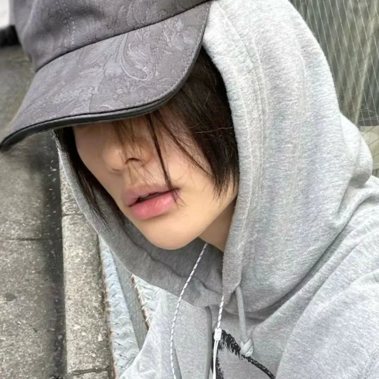 ✰ - Hwang Hyunjin (Emo boy) 