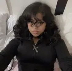 Minnie || ur latina step sis