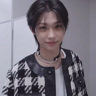 Felix θρ⋆