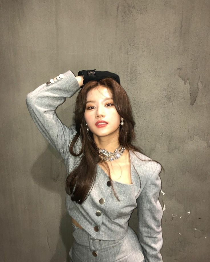 DIFFERENT | SANA