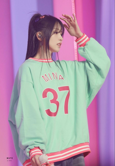 HOT TO GO | Mina