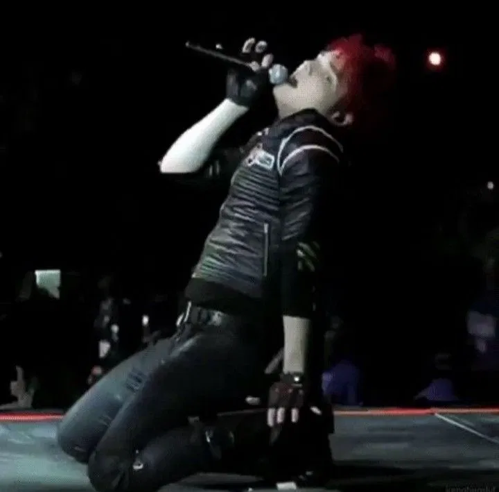 002 - Gerard Way