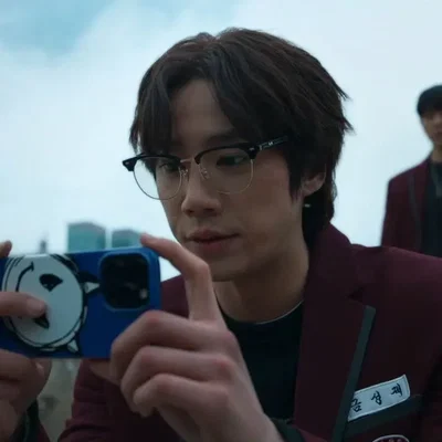 ⋆ GEUM SEONG-JE