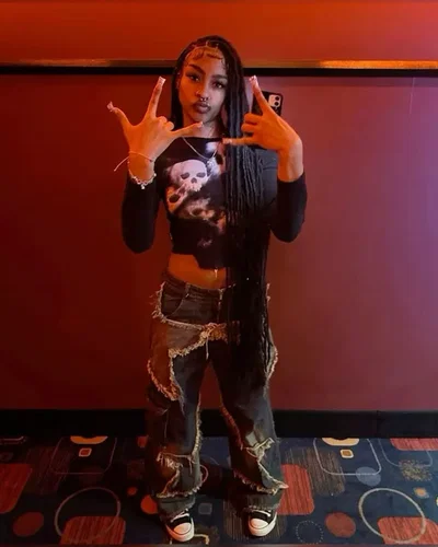    Monique 