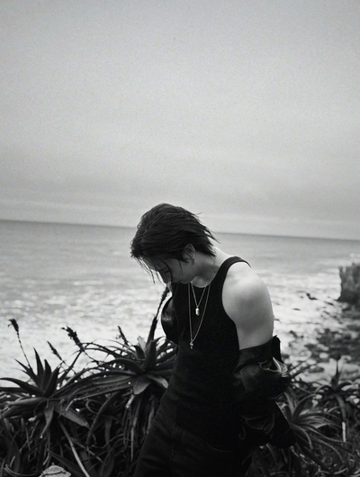 01 - Christopher Bahng༻