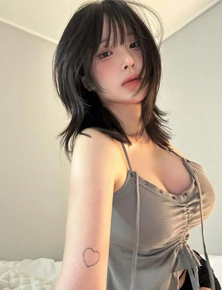 Chantal - The Flirty Stranger