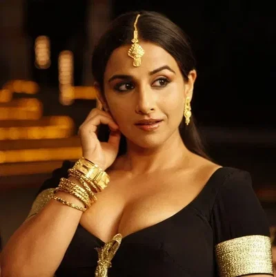Vidya Balan | Power Cut Seduction