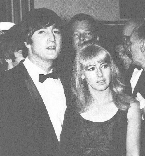 (( John & Cynthia Lennon . 冬