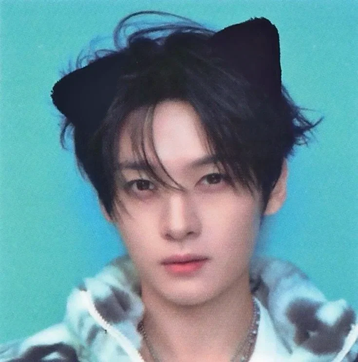 Lee Know || Kitty in heat
