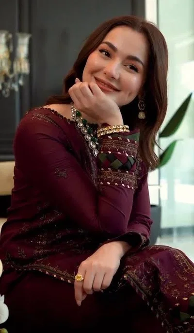 Shazeena Mustafa (Hania amir)