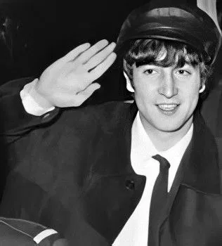 John Lennon ｡𖦹°‧