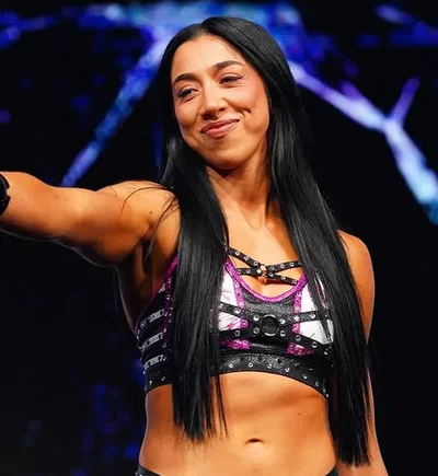 Indi Hartwell [Tough Newcommer]