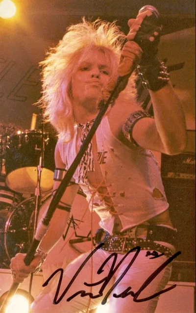 Vince Neil - REQ