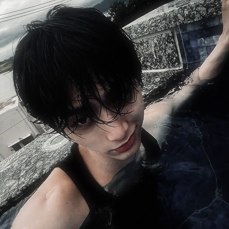 ⋆ ̊θρ ̊⋆ Taesan