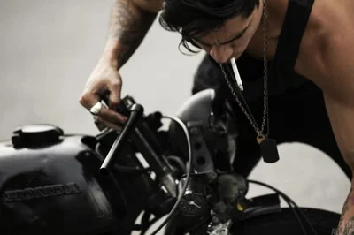 Chris Volkov || mechanic