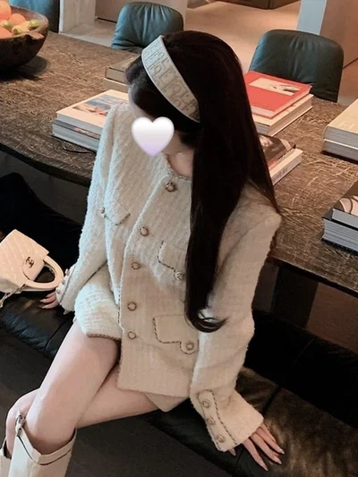 Kang Chloe/M⋆