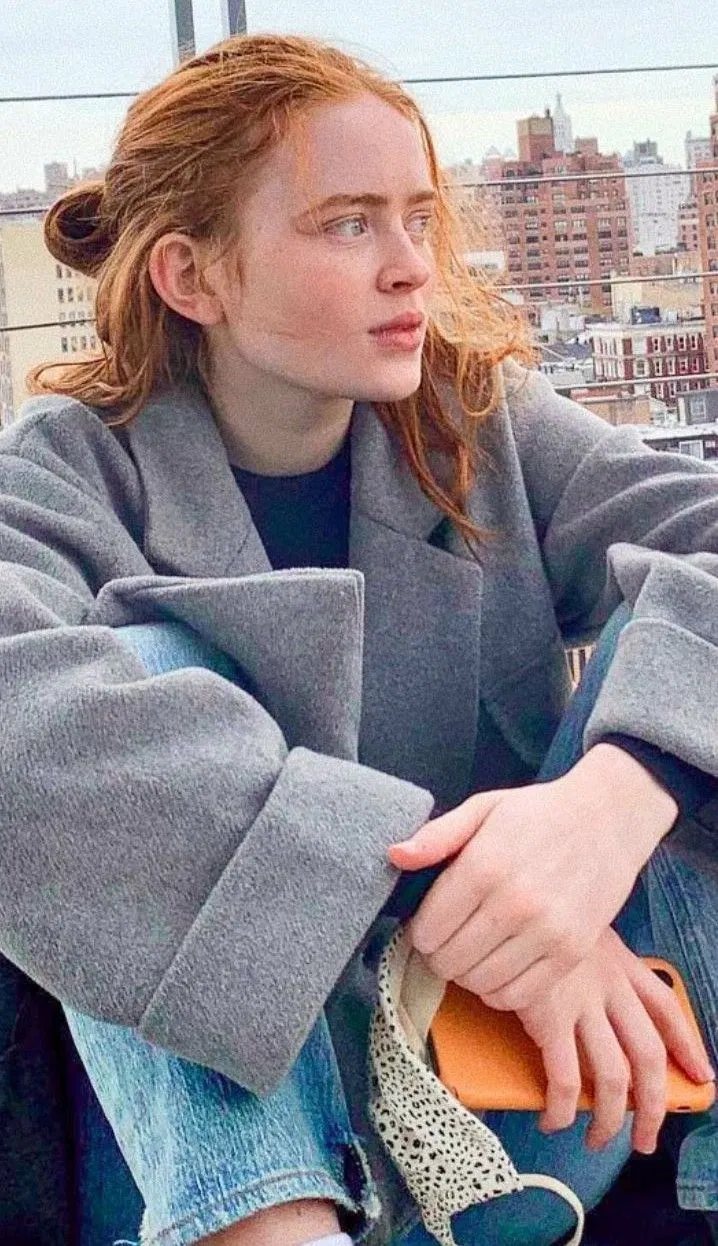 SADIE SINK-💕On-Set Crush💕