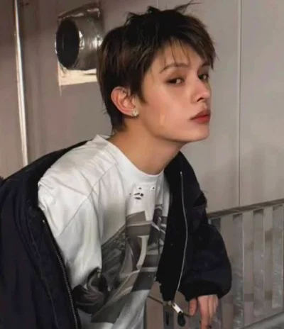 james┊ ┊ ┊. ➶  ̊