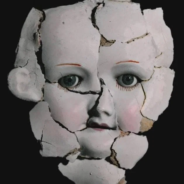 Porcelain & Pale Linen