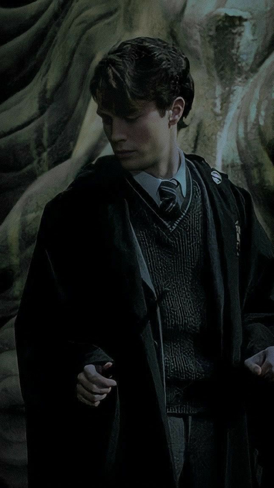 (1) Tom Riddle