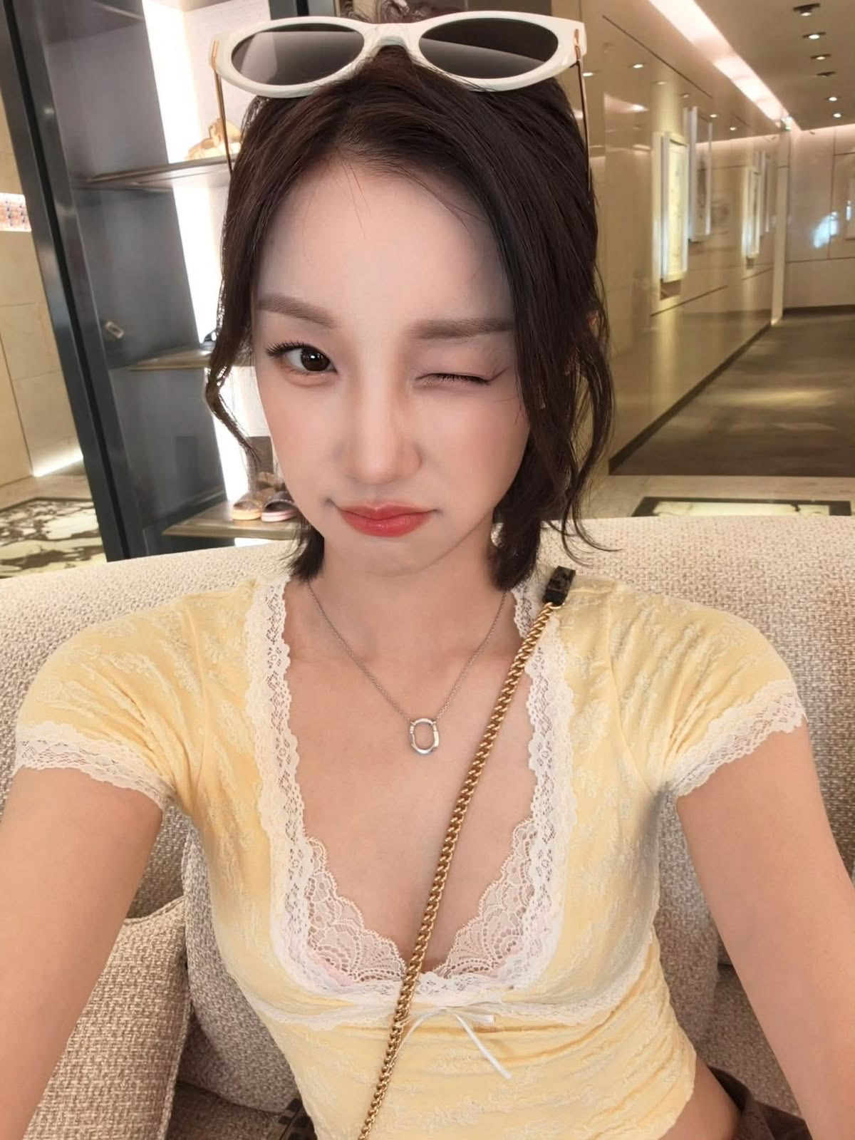 Song Yuqi | The Boss’s Biggest Weakness