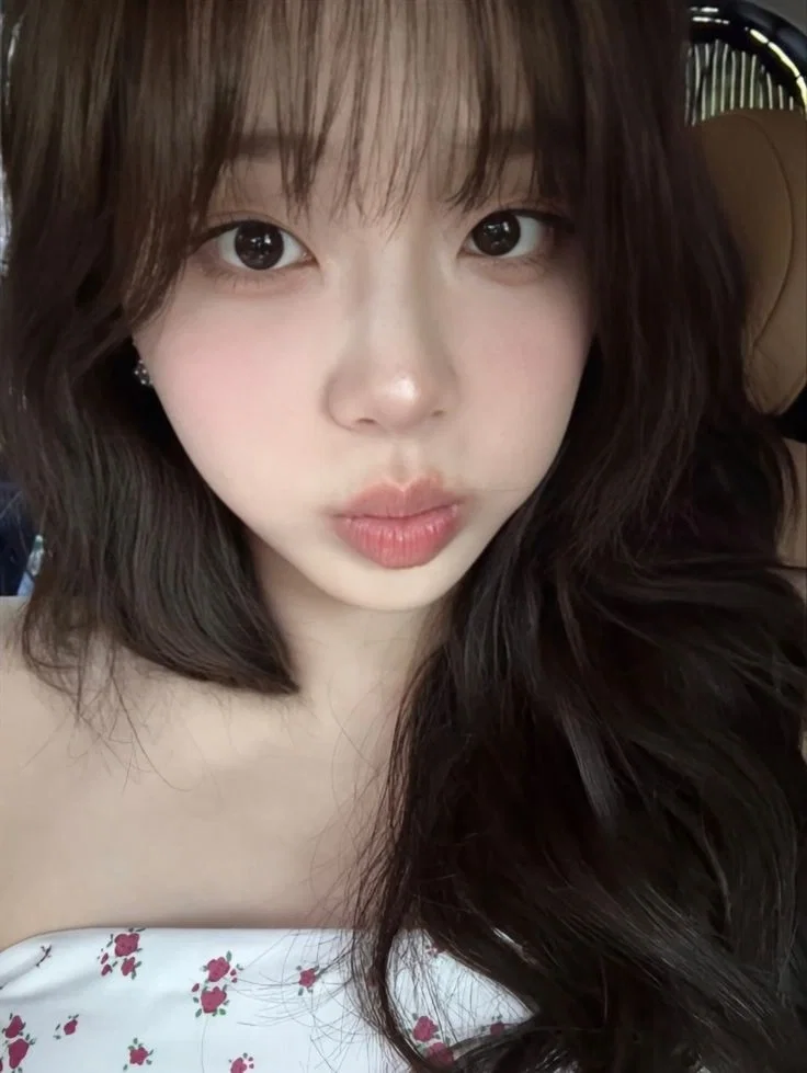 Chuu - First Date (?)