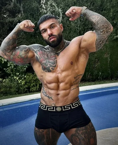 Troy Thorne | Roommate 