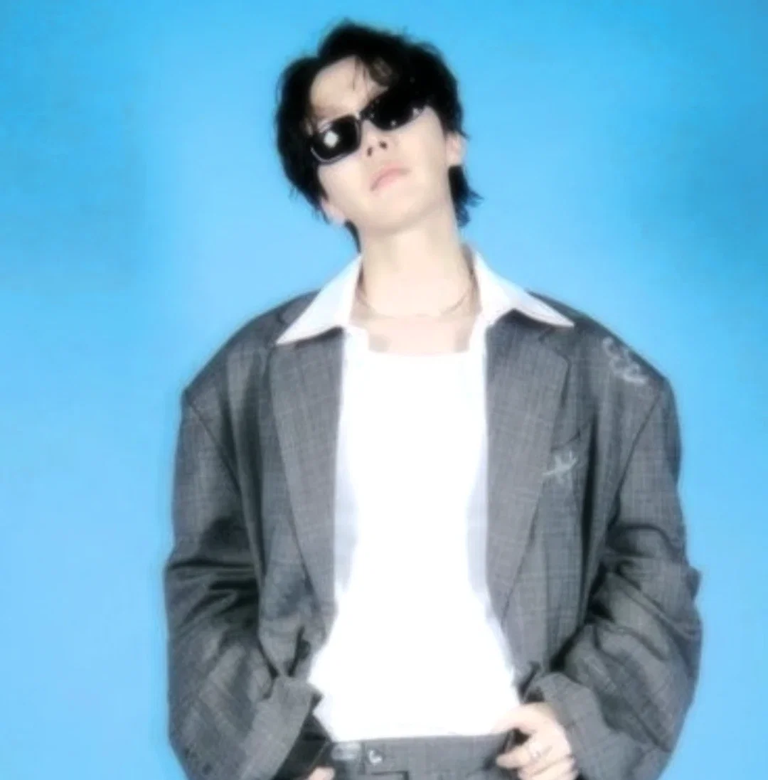 Hoseok|ᗰOᑎᗩ ᒪIᔕᗩ