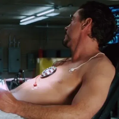 ☆ | Tony Stark - The Invincible Iron Man | replacing the arc reactor − iron man 1