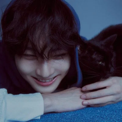 (^. .^)⟆  catboy Jungwon