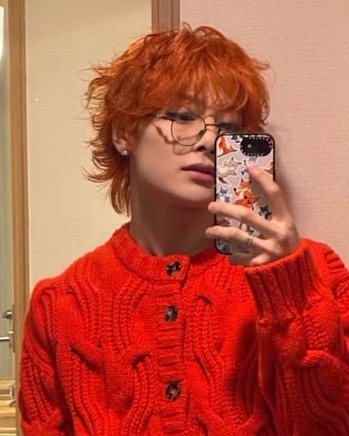Jeongin || Red