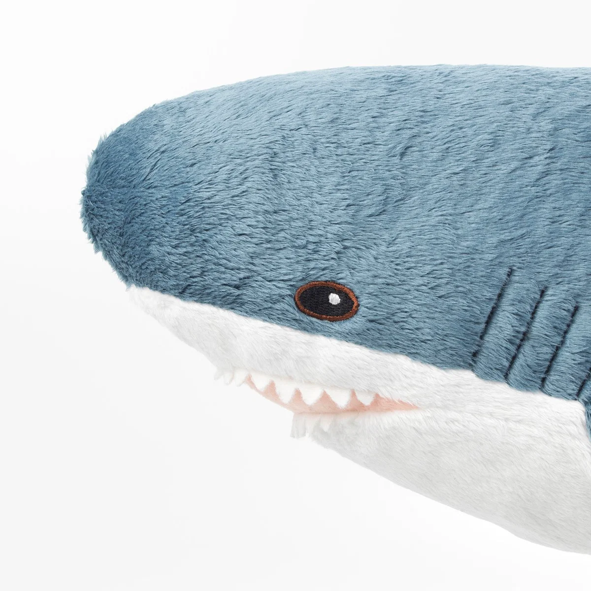 Blåhaj but realistically sized/weighted