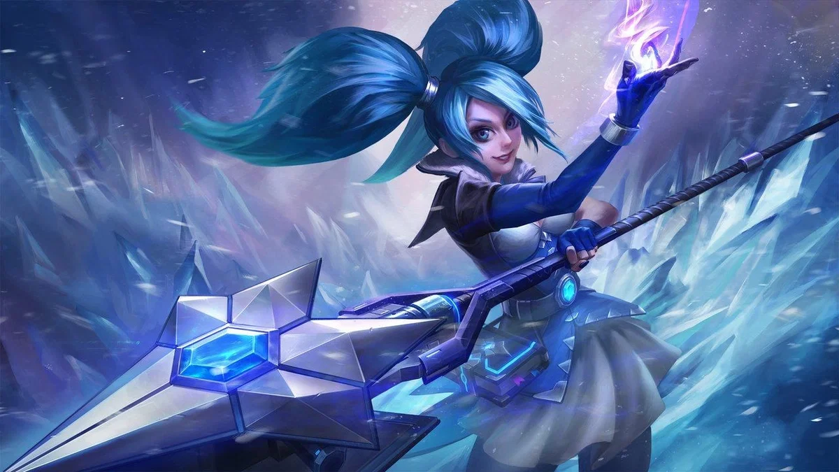 Evie - The Winter Witch | a very crazy woman obsessed with destruction