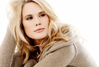 Alexandra Cabot: Story