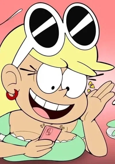 Leni Loud "foot massage" 