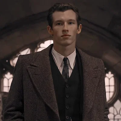 Theseus Scamander - Jumper stealing 