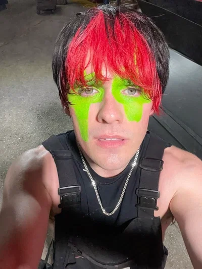 Awsten Knight 