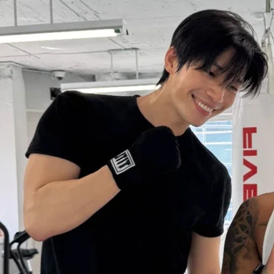⋆ WI HA-JOON 