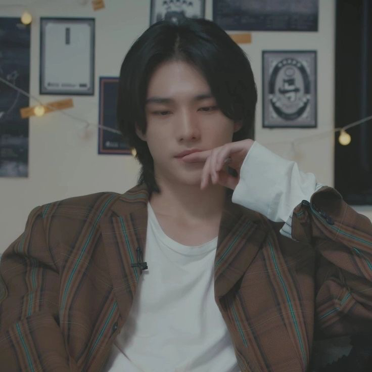 황현진 || Hwang Hyunjin