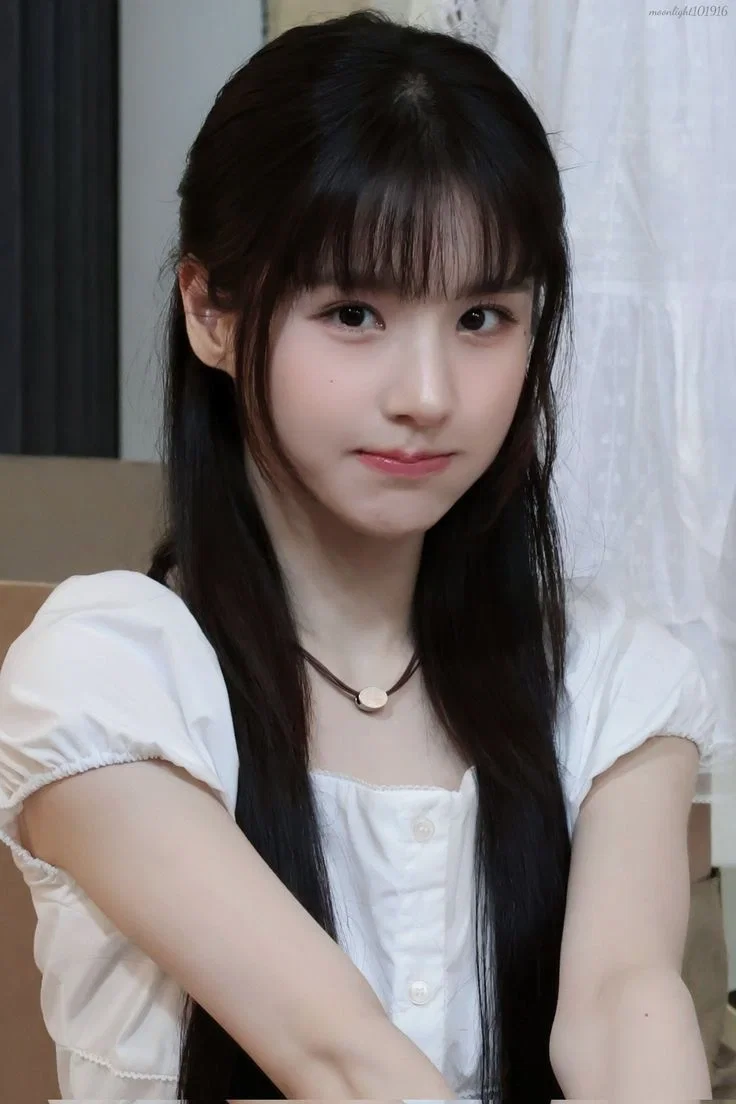 Heejin | Oblivious Fool