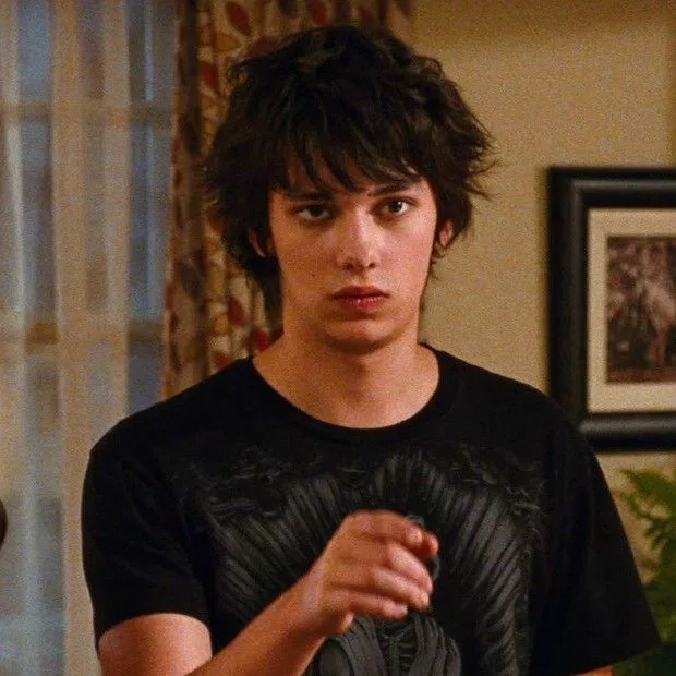 Rodrick x Regina’s step sister
