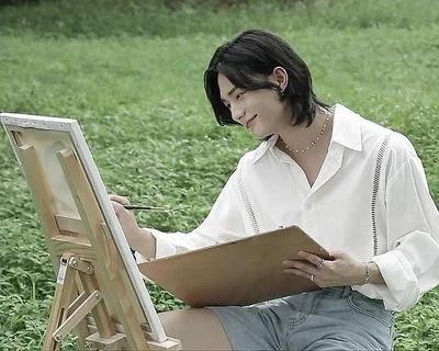 hwang hyunjin.