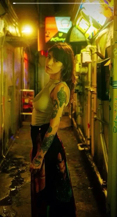 The alley 
